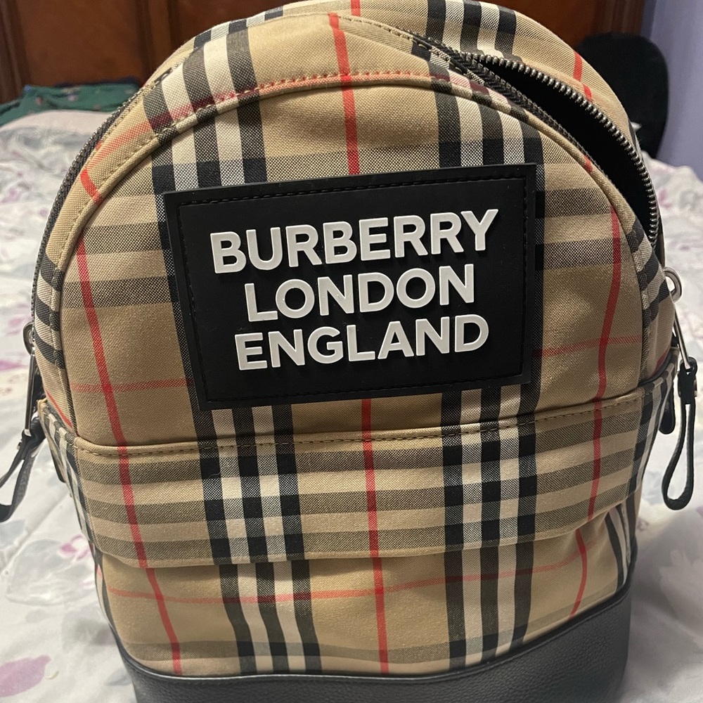 Girl Burberry bagpack